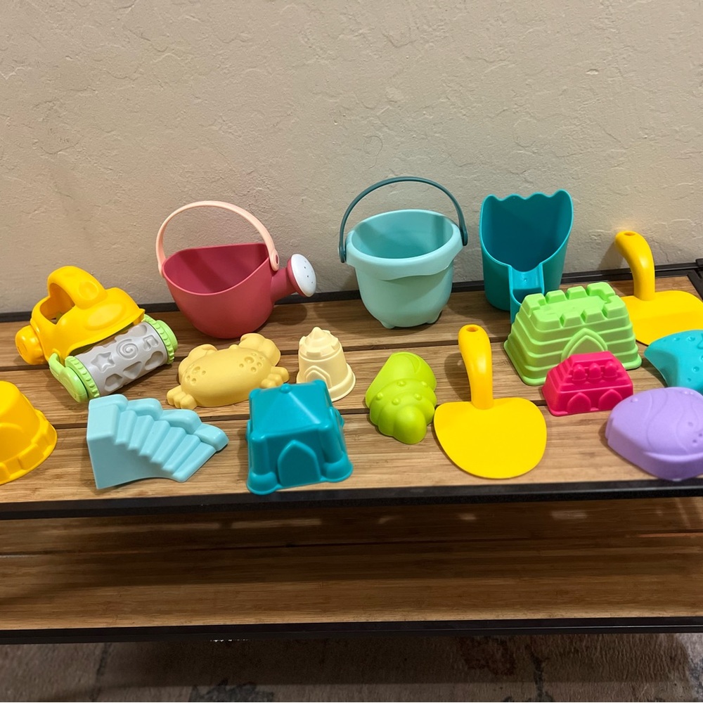 Brand new Beach Sand water Toys for kids - Picture 5 of 11
